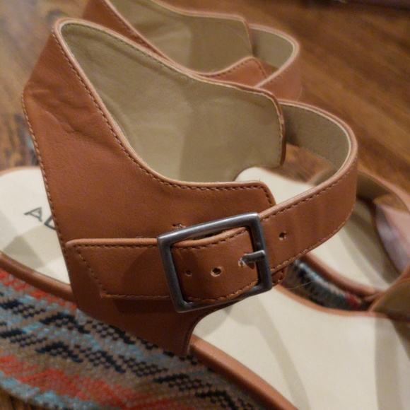 Abound Wedges - Picture 7 of 7